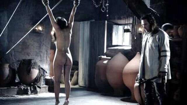 Секс и обнаженные сцены из собора на море