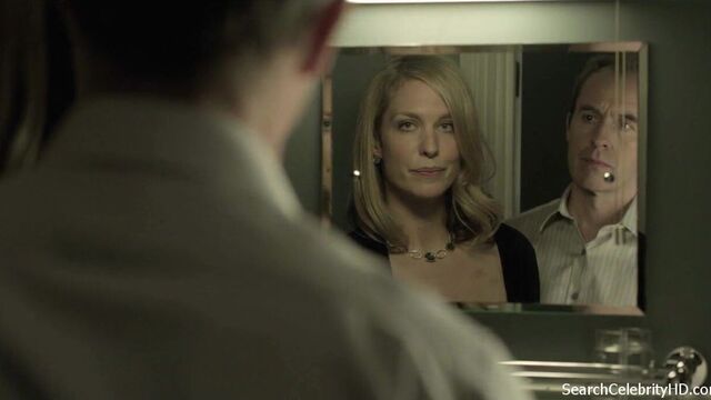 Helen Kennedy обнаженная - охотились, S01e06