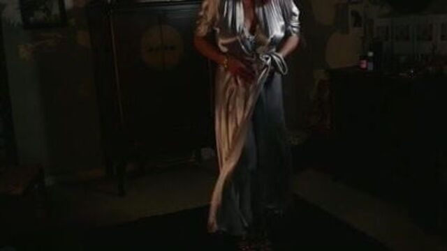 Атласная одежда и ночная рубашка