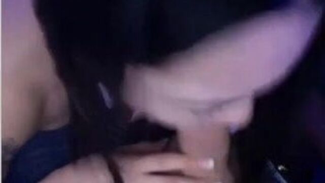 Тройничок перед вебкамерой