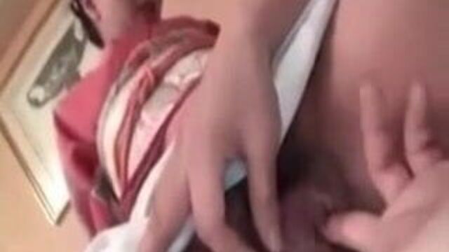 Японский секс без цензуры - традиционная гейша с волосатой киской