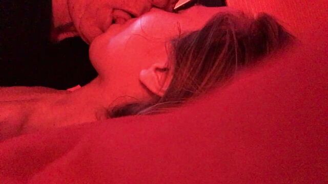 Целующий проститутку