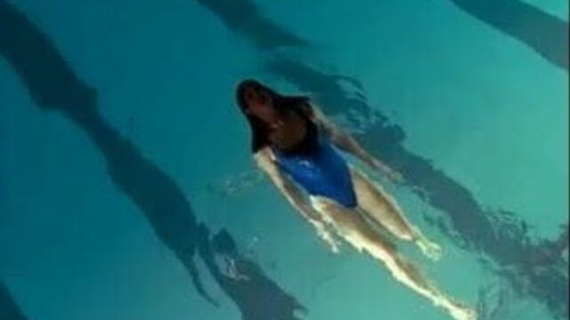 Nancy Sorel: сексуальная девушка у бассейна - Секретные материалы