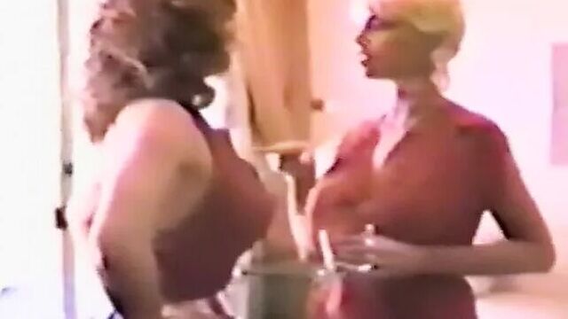 Территориальный бой с сиськами