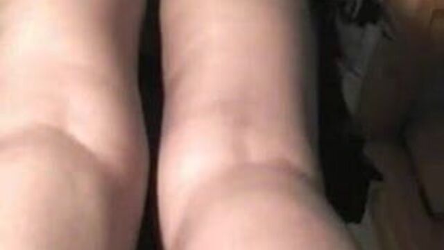 Сара снова смотрит на чердак