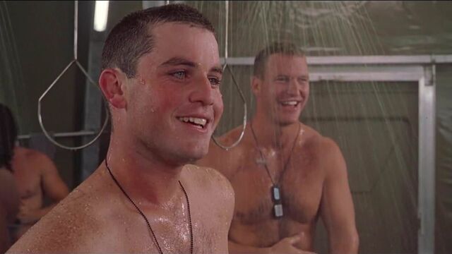 Dina Meyer и другие девушки - десантный корабль (HD)