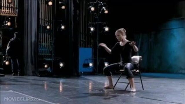 Разминка в блестящих нейлоновых штанах