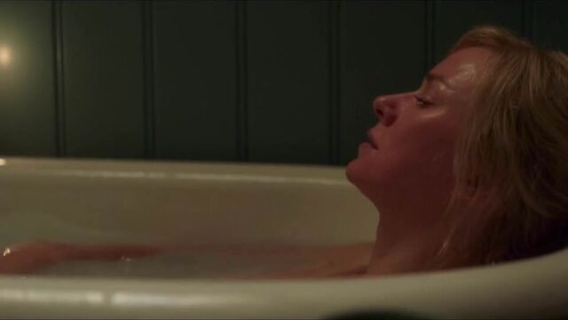 Naomi Wats - заперли