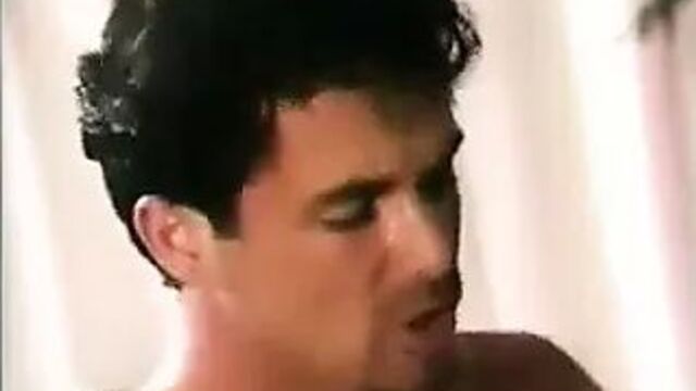 Британскую индийскую крошку жестко трахнули в анал