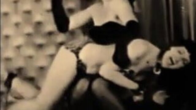 Betty Page - отшлепанная рабыня
