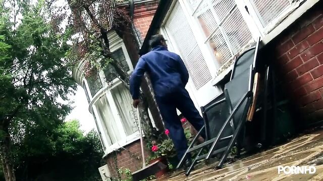 2 межрасовые игры с риммингом с 2 милфами (большой черный член)