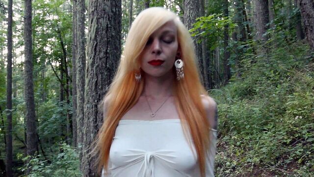 Сексуальное Roxy в замедленном видео без обнажения