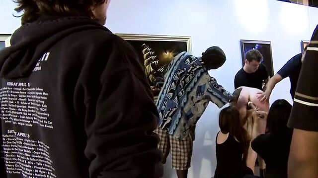 Siri трахнули в публичном музее