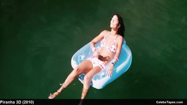 Jessica Szohr, Kelly Brook и Riley Steele, обнаженная и сексуальное бикини